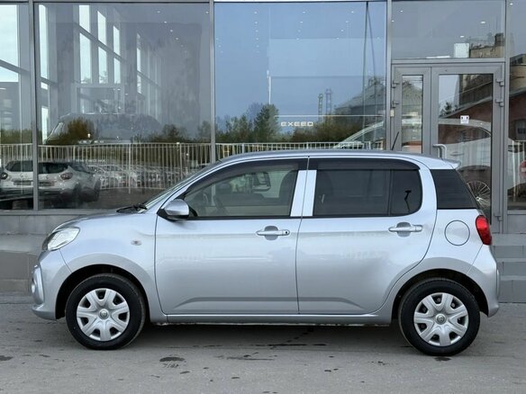 2016 Toyota Passo III, серый - вид 5