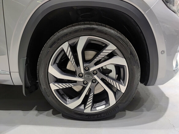 2023 Geely Monjaro I, серый, 3326000 рублей - вид 17
