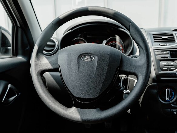 2026 Lada (ВАЗ) Granta Cross I Рестайлинг, белый - вид 14