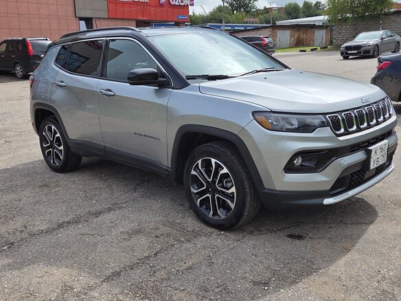 2023 Jeep Compass II Рестайлинг, серый, 3190000 рублей - вид 1