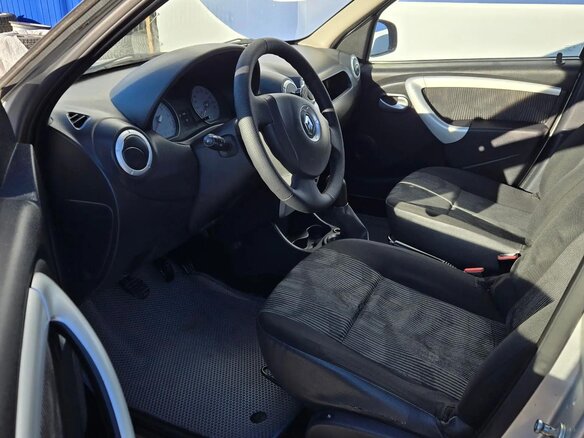 2012 Renault Sandero I, серебристый, 465000 рублей - вид 4