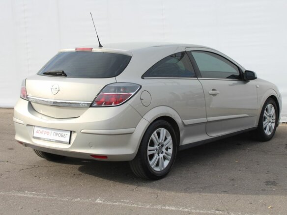 2008 Opel Astra GTC H Рестайлинг, бежевый, 450000 рублей - вид 4