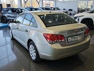 2011 Chevrolet Cruze I, бежевый, 645000 рублей, вид 4