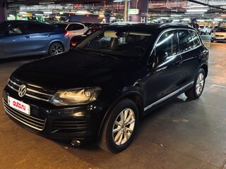 2011 Volkswagen Touareg II, чёрный, 1820000 рублей, вид 3