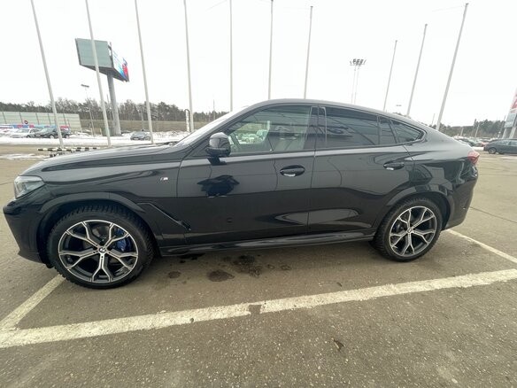 2022 BMW X6 30d III (G06), чёрный - вид 1