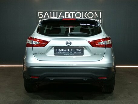 2017 Nissan Qashqai II, серебристый, 1835000 рублей, вид 5