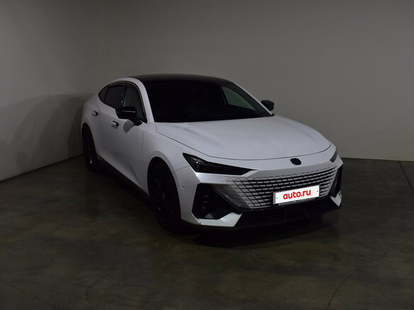 2024 Changan UNI-V I, белый - вид 1