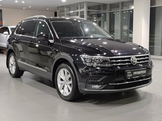 2017 Volkswagen Tiguan II, чёрный, 2520000 рублей, вид 3