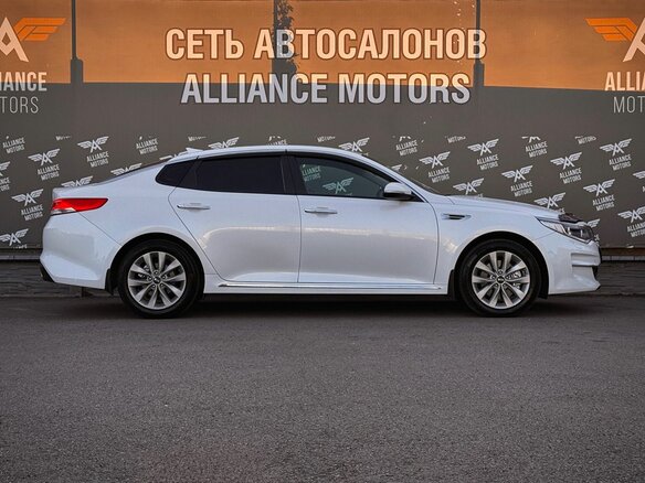 2018 Kia Optima IV Рестайлинг, белый, 1499000 рублей - вид 8
