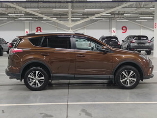 2017 Toyota RAV4 IV (XA40) Рестайлинг, коричневый, 2099000 рублей, вид 4