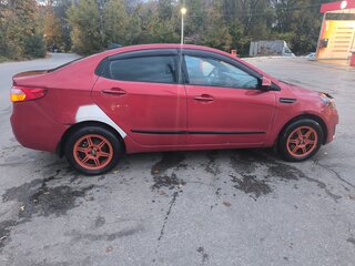 2013 Kia Rio 5-speed III, красный, 650000 рублей, вид 2
