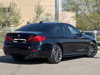 2019 BMW 5 серии 530d xDrive VII (G30/G31/G38), чёрный, 4850000 рублей, вид 2
