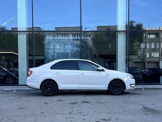 2017 Skoda Rapid I, белый, 995000 рублей, вид 4