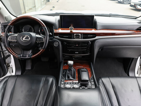 2016 Lexus LX 570 III Рестайлинг 2, белый, 7400000 рублей - вид 13