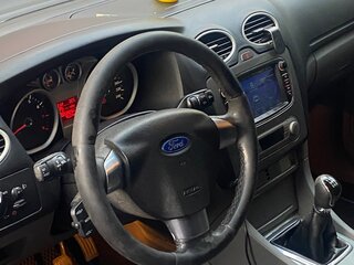 2010 Ford Focus II Рестайлинг, красный, 250000 рублей, вид 2
