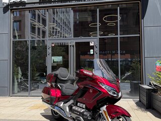 2026 Honda GL 1800 Gold Wing, красный, 3750000 рублей, вид 1