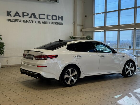 2018 Kia Optima IV Рестайлинг, белый, 1815000 рублей - вид 1