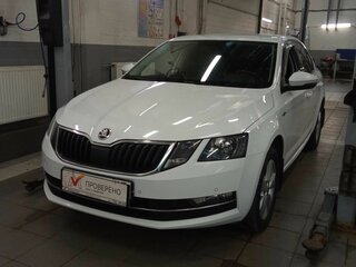 2018 Skoda Octavia III (A7) Рестайлинг, белый, 1350000 рублей, вид 1