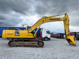 2017 Komatsu PC300, жёлтый, 7500000 рублей, вид 1