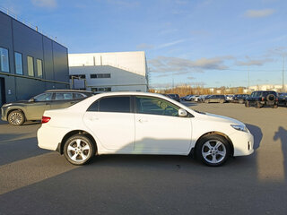 2010 Toyota Corolla X (E140, E150) Рестайлинг, белый, 1000000 рублей, вид 4