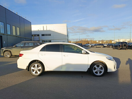 2010 Toyota Corolla X (E140, E150) Рестайлинг, белый, 939000 рублей, вид 4