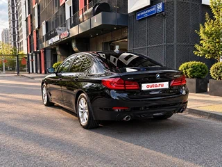 2019 BMW 5 серии 520d xDrive VII (G30/G31/G38), чёрный, 3700000 рублей, вид 4