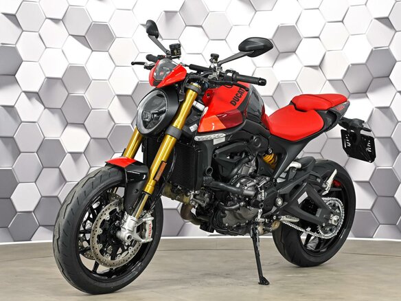 2024 Ducati Monster 937, чёрный, 1169000 рублей - вид 1