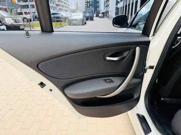 2011 BMW 1 серии 116i I (E81/E82/E87/E88) Рестайлинг, белый, 805000 рублей - вид 13