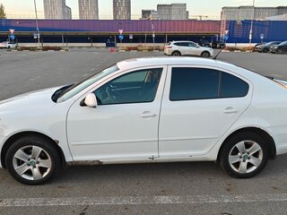 2012 Skoda Octavia II (A5) Рестайлинг, белый, 700000 рублей, вид 3