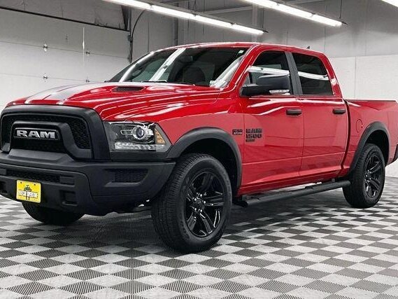 2024 Ram 1500 Crew Cab V, красный