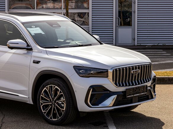 2025 Geely Monjaro I Рестайлинг, белый, 3055000 рублей - вид 7