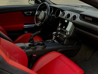 2018 Ford Mustang VI Рестайлинг, белый, 2200000 рублей, вид 5