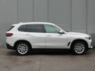 2021 BMW X5 25d IV (G05/G18), белый, 8500000 рублей, вид 5
