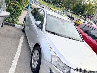 2013 Chevrolet Cruze I Рестайлинг, серебристый, 430000 рублей, вид 1