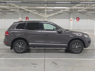 2010 Volkswagen Touareg II, серый, 1990000 рублей, вид 4