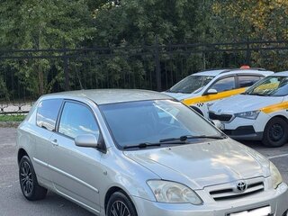 2004 Toyota Corolla IX (E120, E130) Рестайлинг, серебристый, 250000 рублей, вид 3