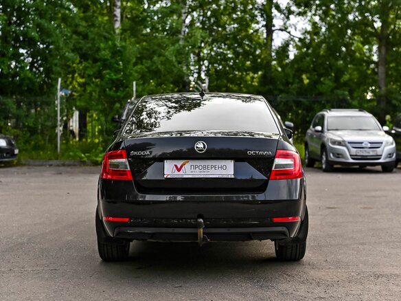 2018 Skoda Octavia III (A7) Рестайлинг, чёрный - вид 3