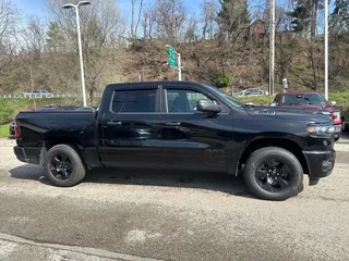 2025 Ram 1500 Crew Cab eTorque V Рестайлинг, чёрный, 5860618 рублей, вид 5
