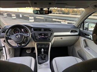 2017 Volkswagen Tiguan II, белый, 2250000 рублей, вид 4