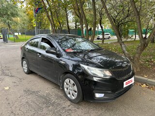 2015 Kia Rio III Рестайлинг, чёрный, 995000 рублей, вид 1