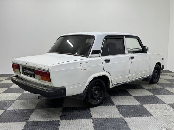 2007 Lada (ВАЗ) 2107, белый, 150000 рублей - вид 4