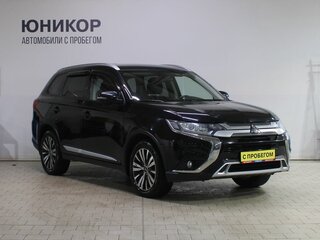 2018 Mitsubishi Outlander III Рестайлинг 3, чёрный, 1929000 рублей, вид 3