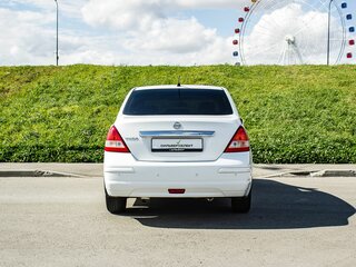 2012 Nissan Tiida I Рестайлинг, белый, 740000 рублей, вид 4