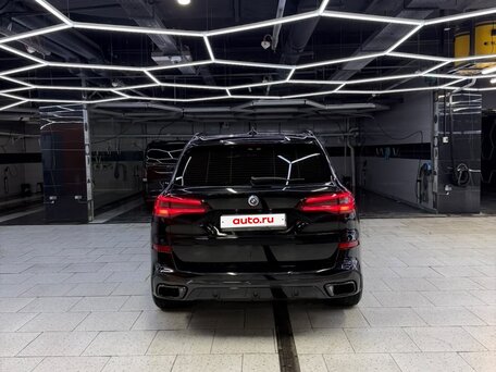 2022 BMW X5 25d IV (G05/G18), чёрный, 7400000 рублей, вид 2