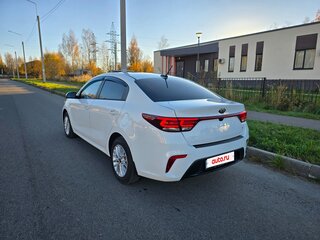 2019 Kia Rio IV, белый, 1350000 рублей, вид 5