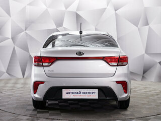 2018 Kia Rio IV, серебристый, 1325000 рублей, вид 4