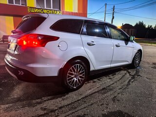 2013 Ford Focus III, белый, 820000 рублей, вид 3