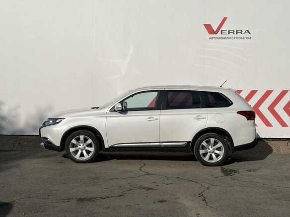 2016 Mitsubishi Outlander III Рестайлинг 2, белый - вид 1