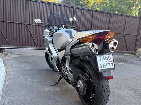 2002 Honda VFR 800, серый, 419000 рублей, вид 4