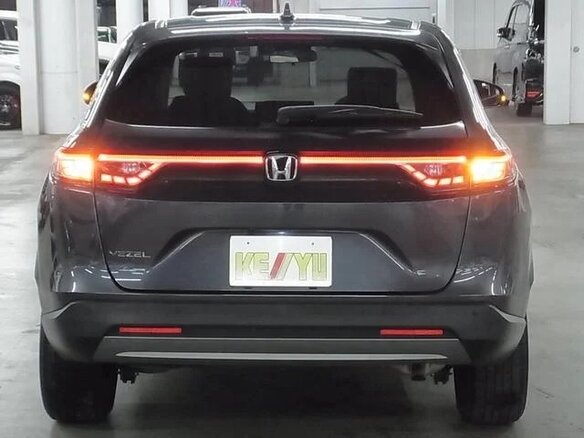 2022 Honda Vezel II, серый, 1650000 рублей - вид 3